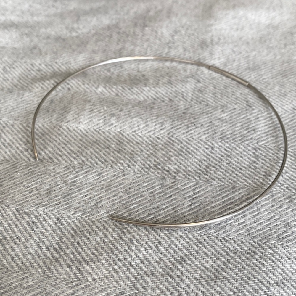 Sarah & Sebastian Silver Pointed Collar “Tenor” Necklace
